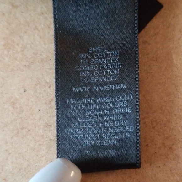 3x$20 Express Editor Khaki Cropped Pants - Picture 4 of 7